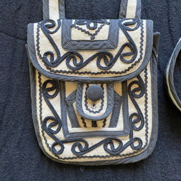 Vintage 90’s Solola Handwoven Wool/Cotton Crossbody Bag. - Picture 2 of 13